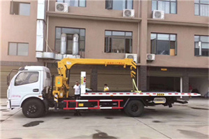 四平路附近汽车轮胎更换